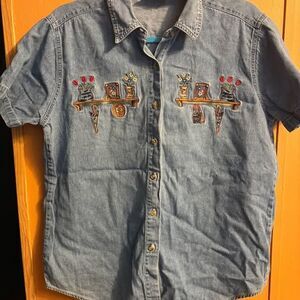 90s Y2K women’s basic editions denim button up shirt top embroidered vases shelf
